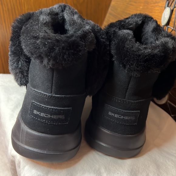 SKECHERS SHORTIE BOOTS - Picture 3 of 7